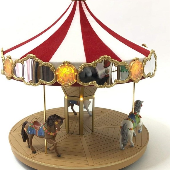 Hallmark Carousel Ride Display with Two Carousel Horses Magic Lion Included - Picture 6 of 7